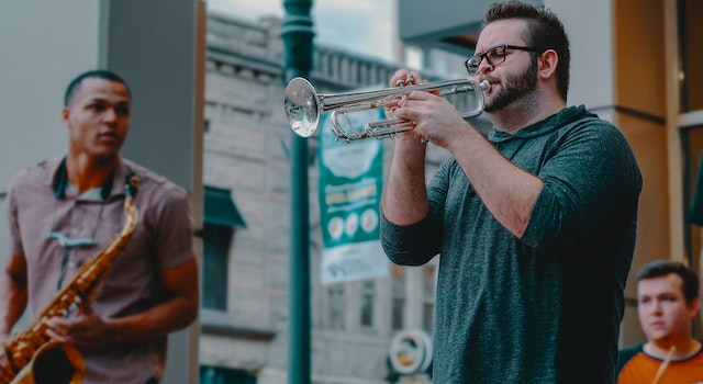 Choosing a Trumpet Vs a Saxophone