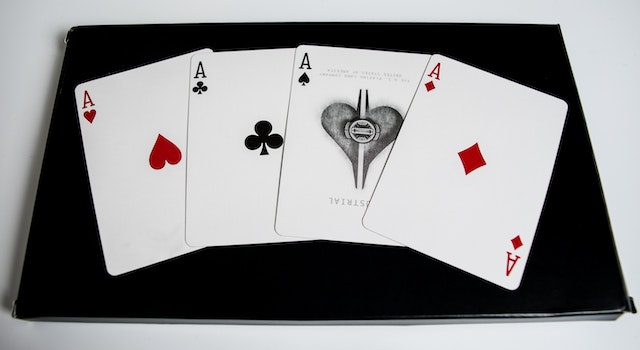 What is the Six of Diamonds Meaning in Tarot?