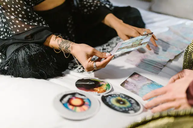 When Is The Best Time To Not Perform Tarot?