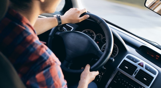 Is It Safe To Drive With A Shaking Steering Wheel?